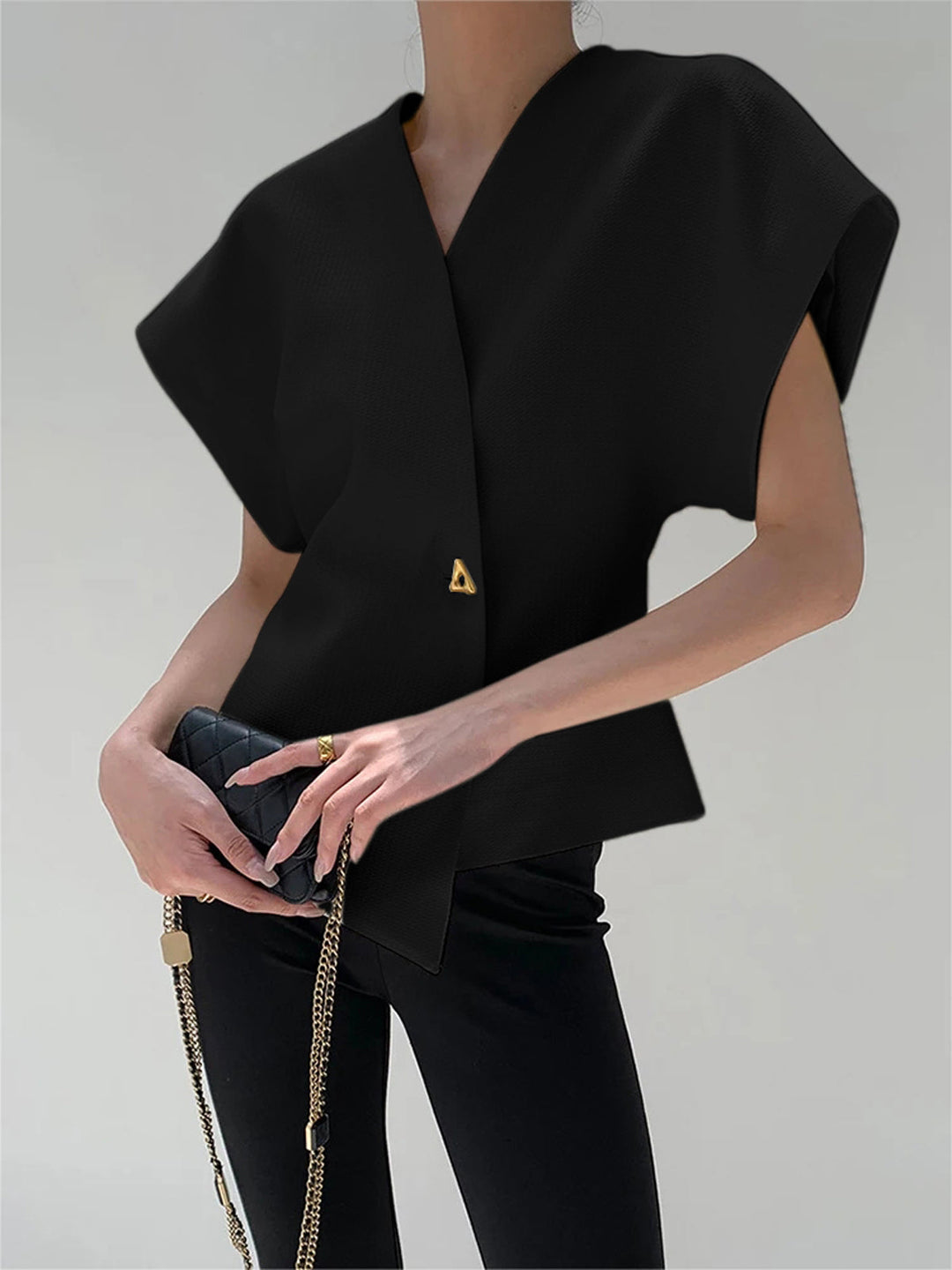 Lila | Blouse with modern fastening